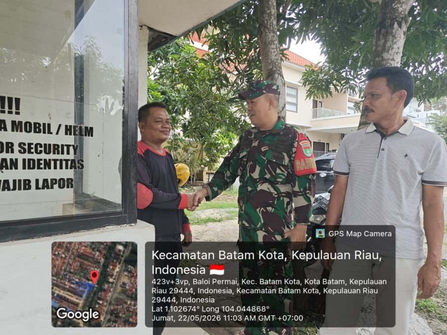 Babinsa Baloi Permai Perkuat Keamanan Lingkungan Lewat Komsos
