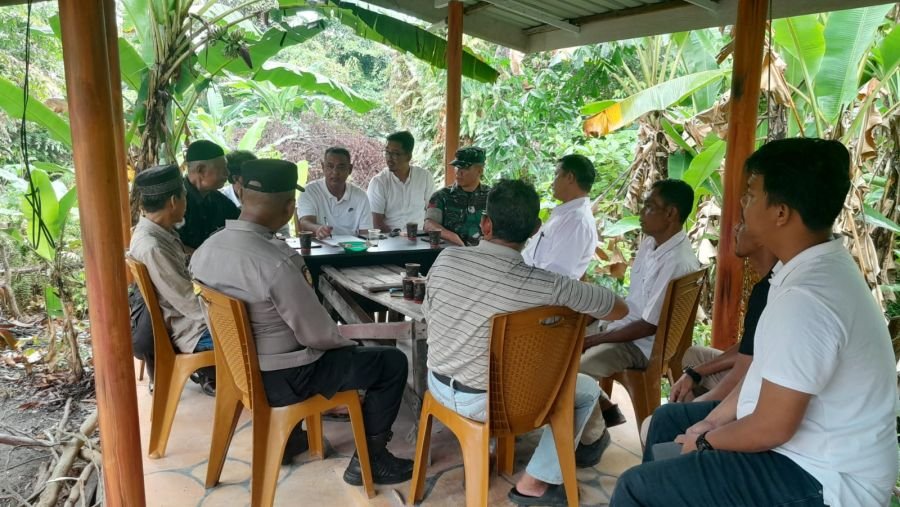 Babinsa Baran Barat Kawal Pembentukan Panitia RW 06