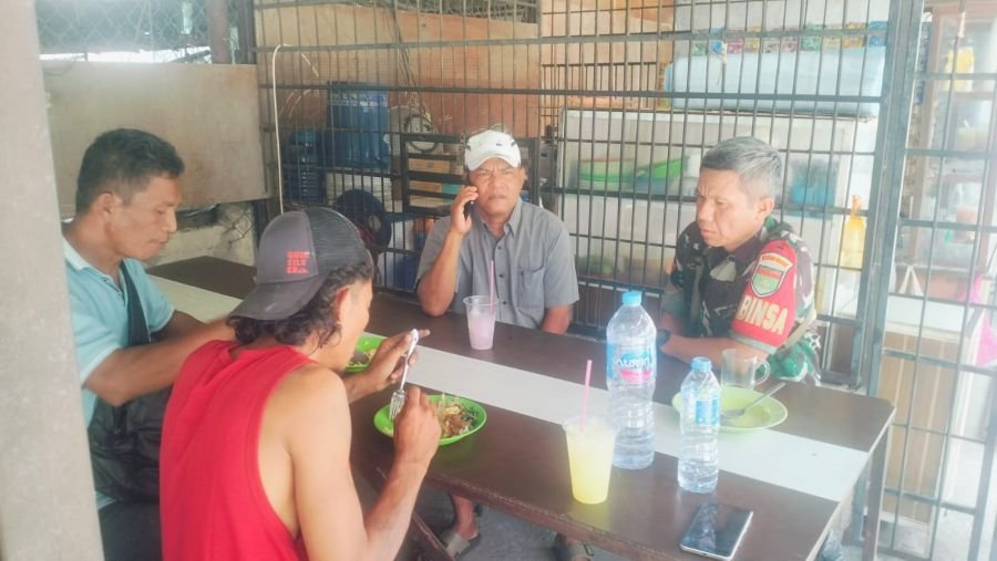 Babinsa Baran Barat Perkuat Komsos Bersama Agen ABK Kapal Cumi