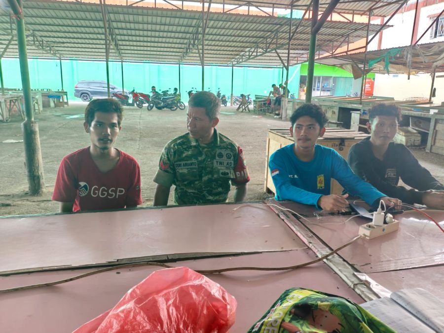 Babinsa Baran Barat Sosialisasikan Rekrutmen TNI AD, Ajak Pemuda Segera Mendaftar