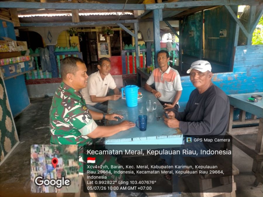 Babinsa Baran Timur Perkuat Kamtibmas Lewat Komsos Bersama Pemuda