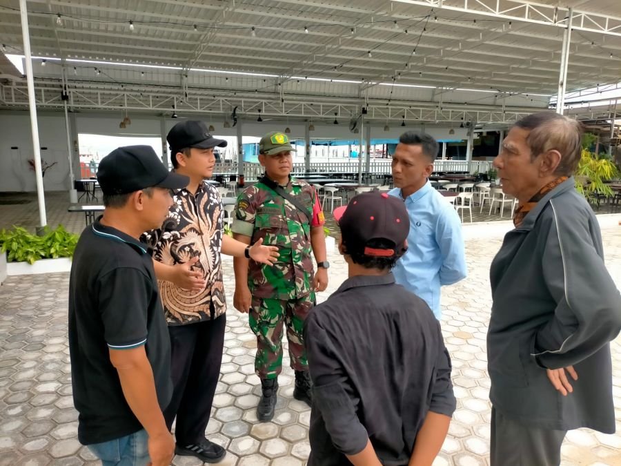 Babinsa Baran Timur Perkuat Komunikasi Warga, Keamanan Lingkungan Jadi Fokus