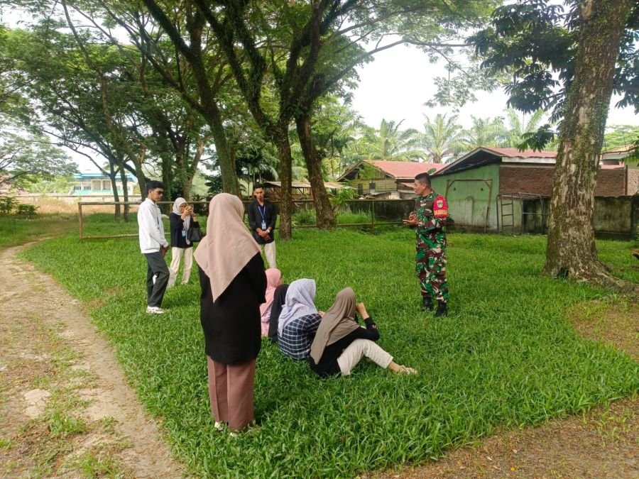 Babinsa Batang Serosa Melaksanakan kegiatan Sosial  Bersama anak yang kurang Sehat