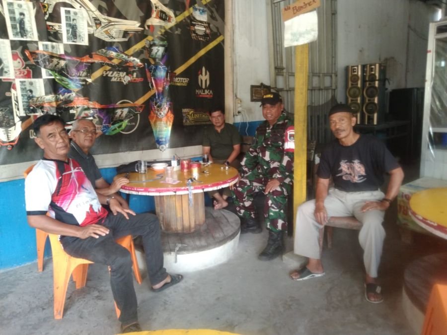 Babinsa Bergerak Cepat! Serka Andi Saputra Sisir Wilayah Rawan Karhutla, Api Tak Diberi Celah