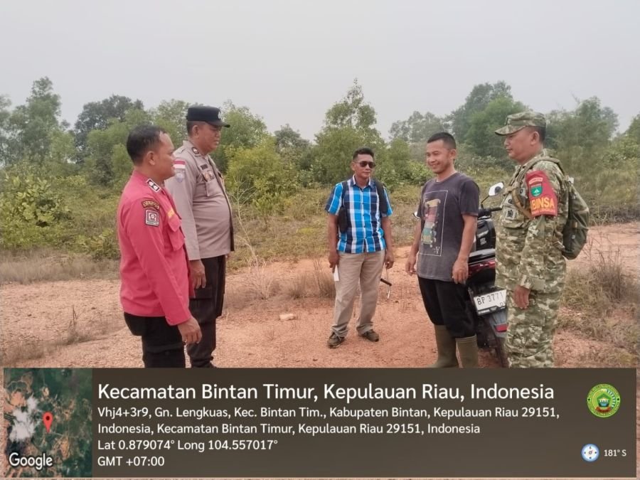 Babinsa, Bhabinkamtibmas dan Manggala Agni Lakukan Sosialisasi Pencegahan Karhutla di Wacopek.