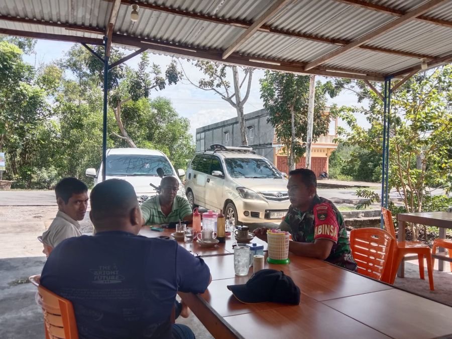 Babinsa Bukit Batu Ajak Warga Sungai Selari Perkuat Nilai-Nilai Pancasila