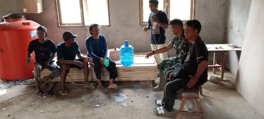 Babinsa Bukit Meranti Aktif Bangun Kemanunggalan TNI-Rakyat