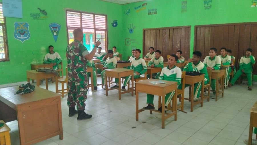 Babinsa Bunut Guncang SMK, Tanamkan Disiplin dan Bela Negara