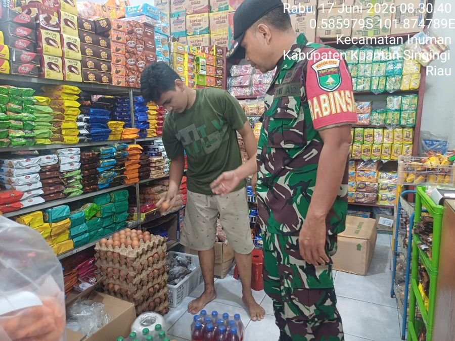 Babinsa Cek Harga Sembako di Warung Kelontong, Pastikan Ketersediaan dan Stabilitas Harga