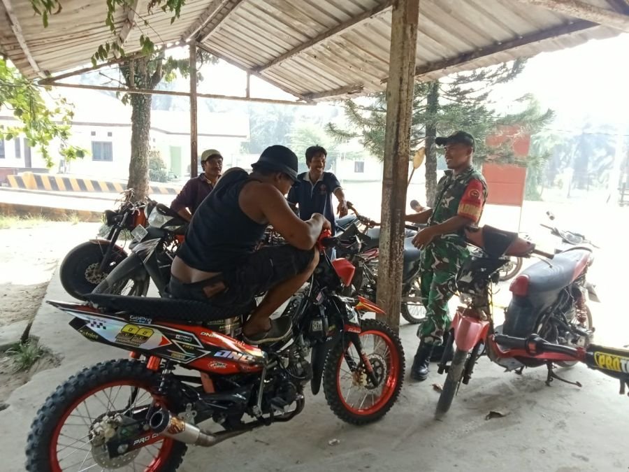 Babinsa Ciptakan Keamanan  Kepada Warga Di Desa Binaan*