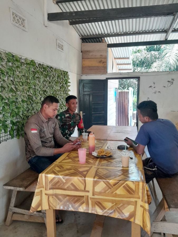 Babinsa dalam rangka terwujudnya Kemanunggalan TNI dengan rakyat