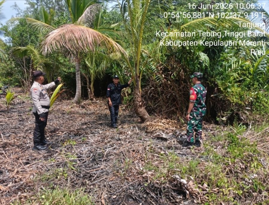 Babinsa dan Bhabinkamtibmas Laksanakan Patroli Cegah Karhutla di Desa Tanjung