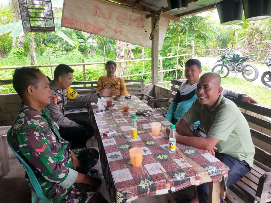 Babinsa dan Bhabinkamtibmas Perkuat Sinergi Warga Kel. Sungai Jering