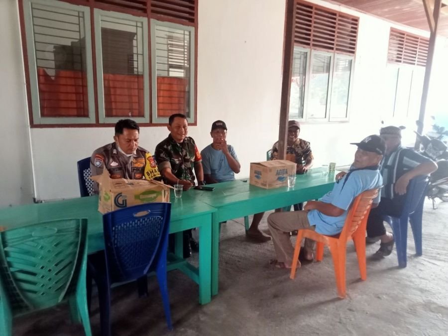 Babinsa dan Bhabinkamtibmas Rangkul Tokoh Masyarakat Muara Langsat