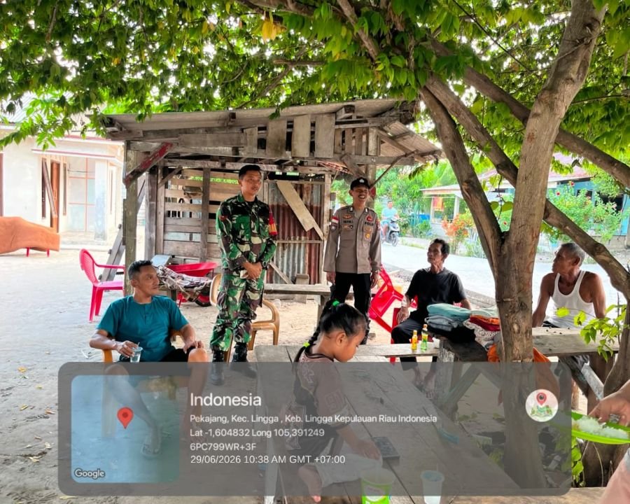 Babinsa dan Bhabinkamtibmas Sosialisasikan Bahaya Narkoba serta Nilai Pancasila kepada Warga Desa Pe