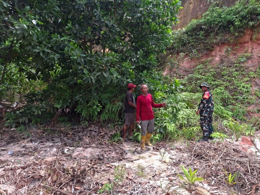 Babinsa dan MPA Bersama Warga Cegah Karhutla, Patroli Pastikan Wilayah Tenayan Raya Aman