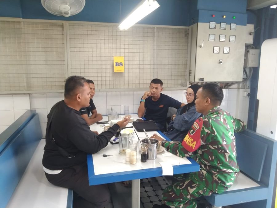 Babinsa dan Pemuda Sukamaju Bersinergi Semarakkan HUT ke-81 Kemerdekaan RI