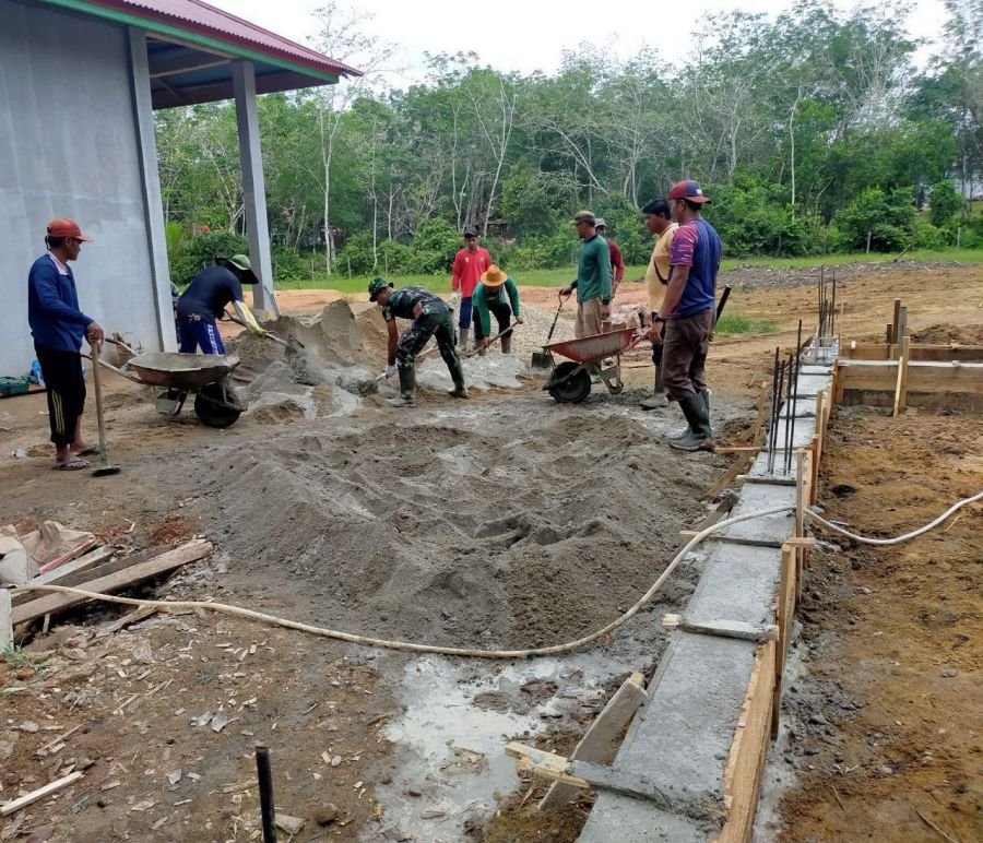 Babinsa dan Warga Kompak, Pembangunan Masjid Rawang Binjai Dikebut