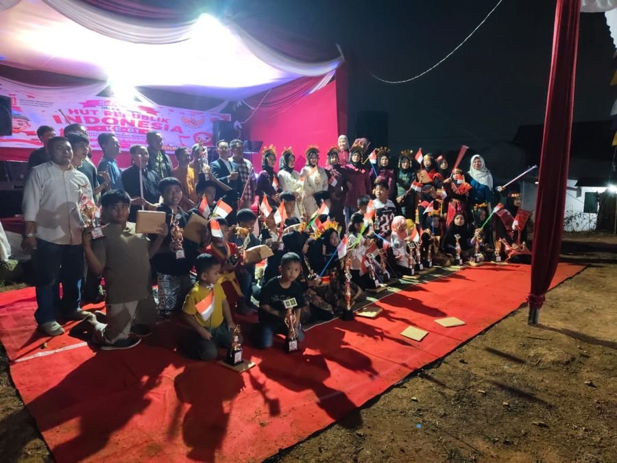 Babinsa dan Warga Lembah Sari Bersatu Rayakan Kemerdekaan HUT Ke 81