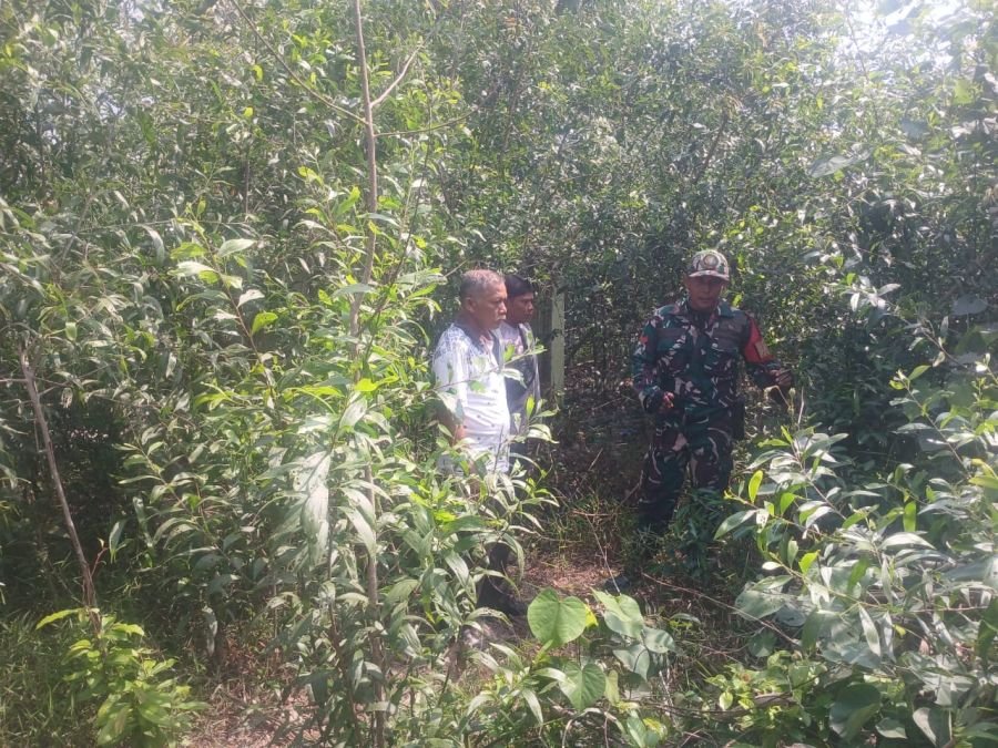Babinsa dan Warga Perketat Patroli Karhutla di Batupanjang