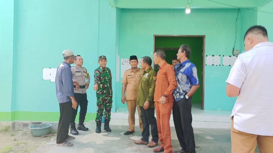 Babinsa dankamtibmas Desa Cemaga Imbau Nelayan Utamakan Keselamatan di Tengah Cuaca Tak Menen