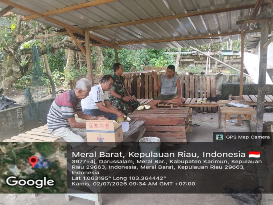 Babinsa Darussalam Dorong Pelayanan Ramah untuk Perkuat Usaha Warga