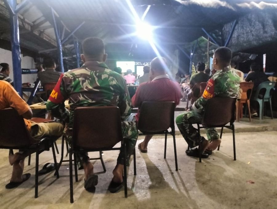 BABINSA DENDUN DAN KIJANG KOTA GELAR NOBAR PIALA DUNIA PERERAT SILATURAHMI WARGA