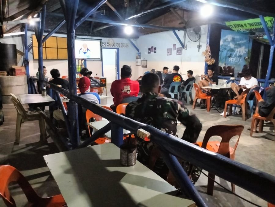 BABINSA DENDUN GELAR NOBAR PIALA DUNIA 2026 BERSAMA WARGA