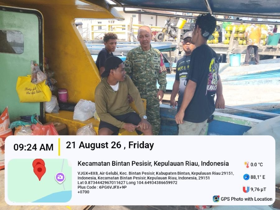 Babinsa Desa Air Glubi Berikan Himbauan Keselamatan Kepada Nelayan Tradisional di Kp. Tanjung Sengku
