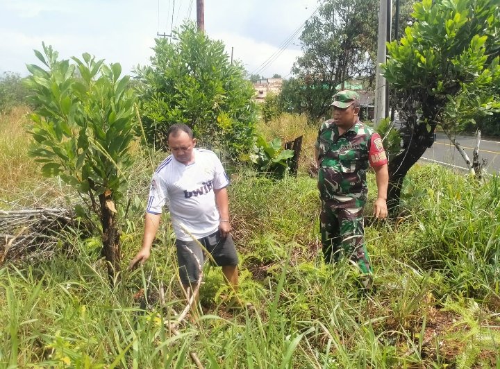 Babinsa Desa Bintan Buyu Imbau Warga Waspadai Kebakaran Lahan di Tengah Cuaca Panas Ekstrem