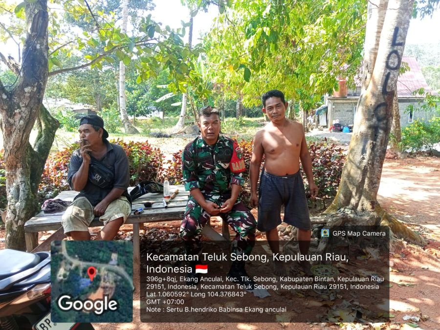 Babinsa Desa Ekang Anculai Laksanakan Komsos dan Pembinaan Teritorial Bersama Warga