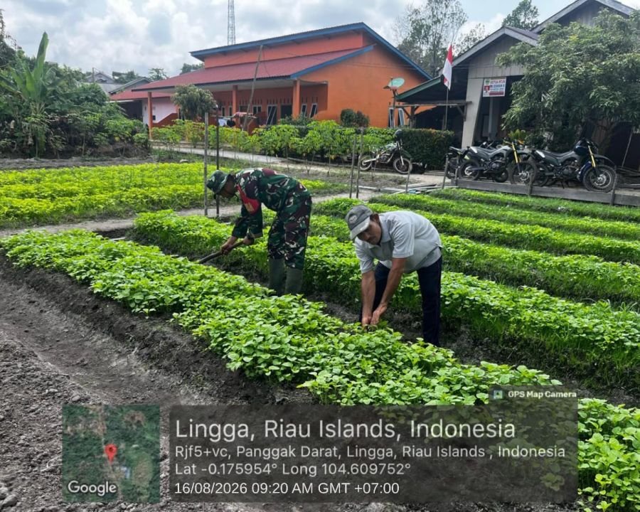 Babinsa Desa Limbung Pantau Harga Sembako, Pastikan Kebutuhan Pokok Tetap Terjangkau