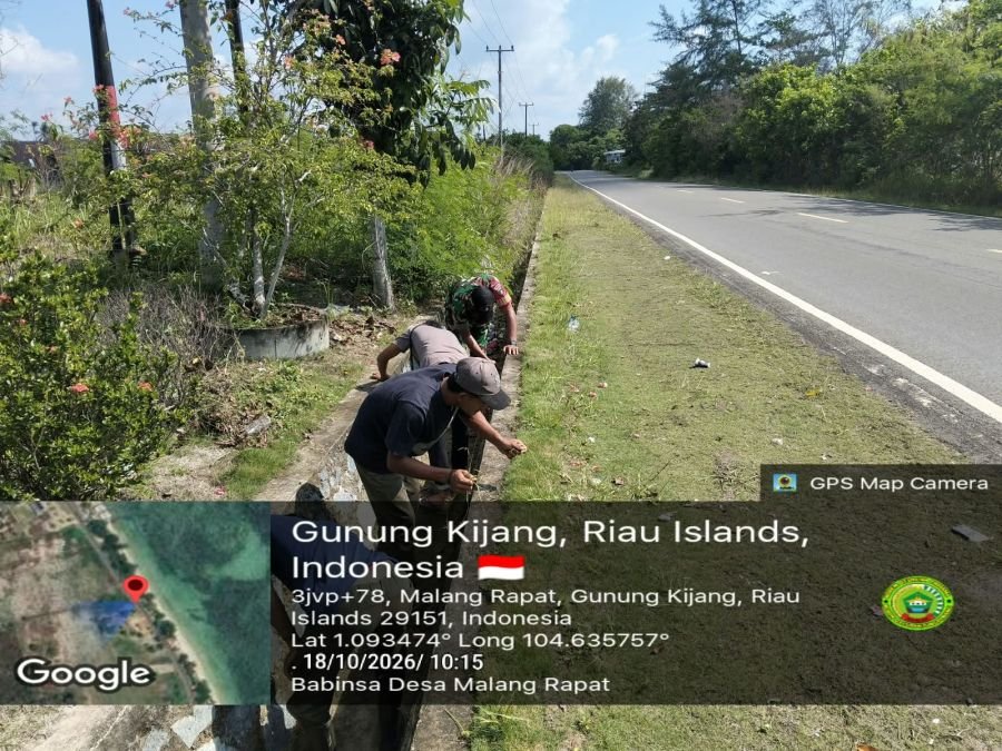 Babinsa Desa Malang Rapat Gelorakan Gotong Royong Bersihkan Selokan