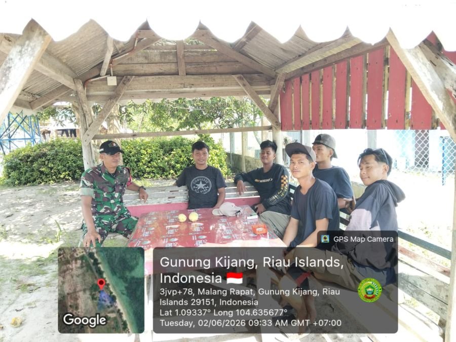 Babinsa Desa Malang Rapat Lakukan Komsos, Imbau Warga Jaga Ketertiban dan Keamanan Lingkungan