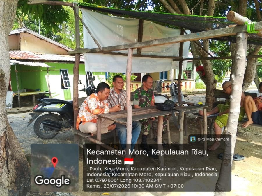 Babinsa Desa Pauh Perkuat Silaturahmi, Serap Aspirasi Nelayan Pesisir