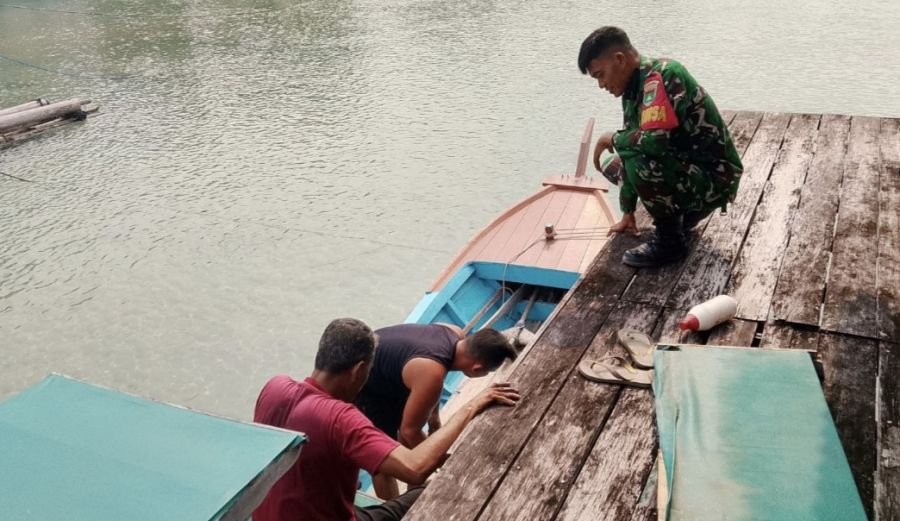 Babinsa Desa Pengadah Perkuat Komsos dengan Warga, Ajak Masyarakat Peduli Kondisi Cuaca