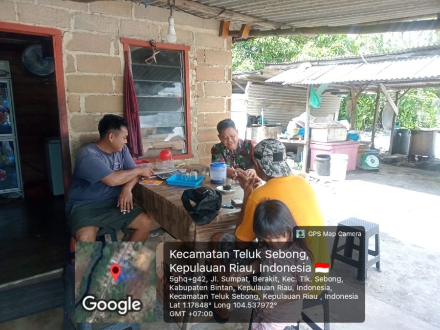 Babinsa Desa Pengudang Ajak Warga Jaga Keamanan dan Ketertiban Lingkungan.