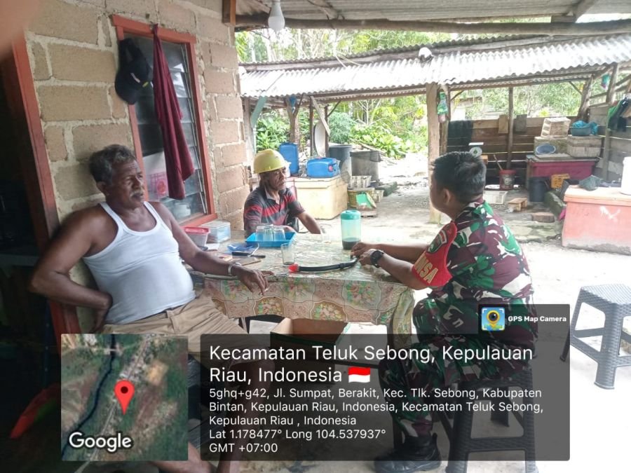 Babinsa Desa Pengudang Pererat Silaturahmi dengan Tokoh Masyarakat.
