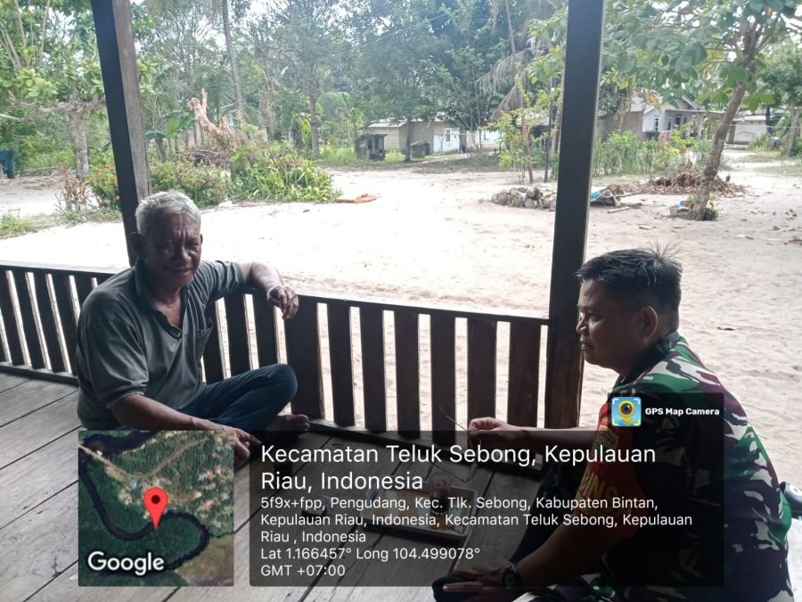 Babinsa Desa Pengudang Sambangi Lansia, Ingatkan Pentingnya Menjaga Kesehatan.