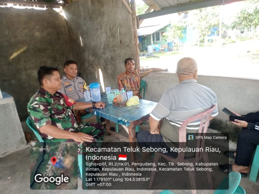 Babinsa Desa Pengudang Sertu Abdi Supriyadi Imbau Warga Tidak Membakar Lahan Sembarangan.