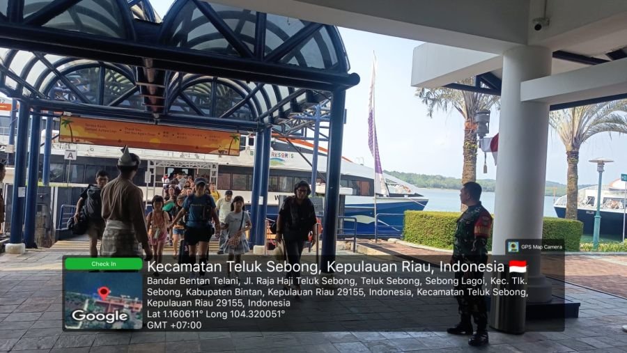 Babinsa Desa Sebong Lagoi Serka A. Siregar Laksanakan Komsos dan Silaturahmi Bersama Security