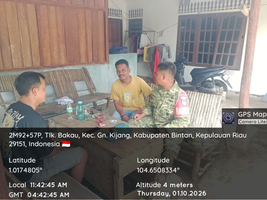 Babinsa Desa Teluk Bakau Ajak Warga Jaga Ekosistem Laut, Dilarang Buang Sampah Sembarangan.