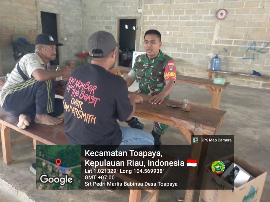 Babinsa Desa Toapaya Himbau Warga Jaga Keamanan Lingkungan dan Aktifkan Poskamling