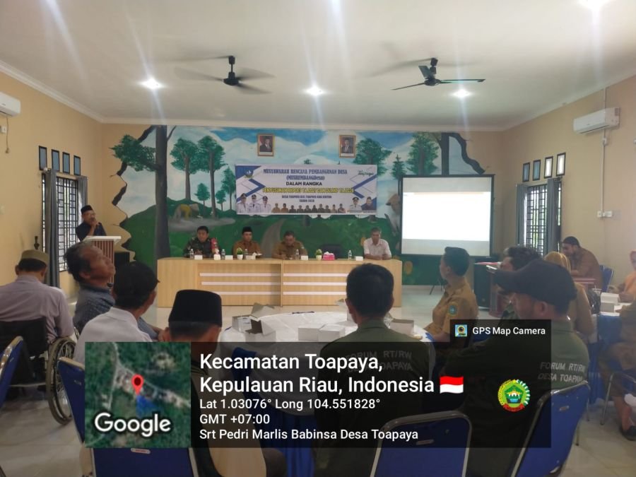 Babinsa Desa Toapaya, Kecamatan Toapaya, Kabupaten Bintan, menghadiri kegiatan Musrenbang.