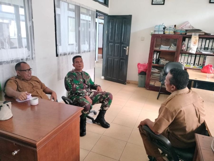 Babinsa Dorong Tata Kelola Pemerintahan Desa Sumber Datar Semakin Baik