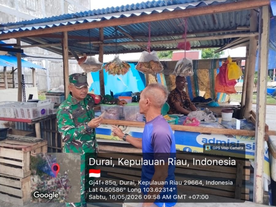 Babinsa Durai Aktif Jaga Stabilitas Ekonomi Pedagang Desa