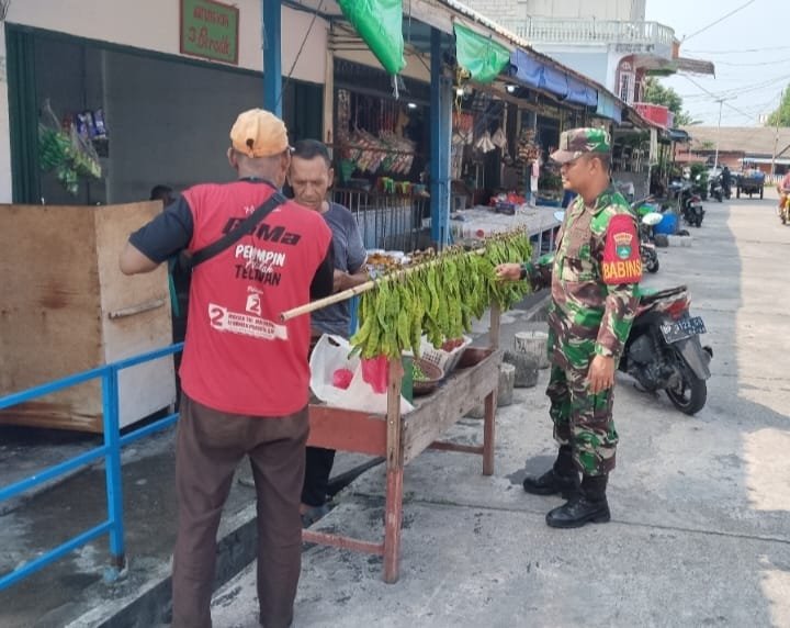 Babinsa Durai Ingatkan Pedagang Jaga Kualitas Dagangan