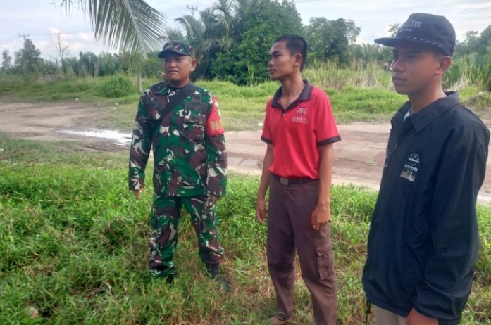 Babinsa Gencarkan Patroli Tapal Batas Cegah Karhutla
