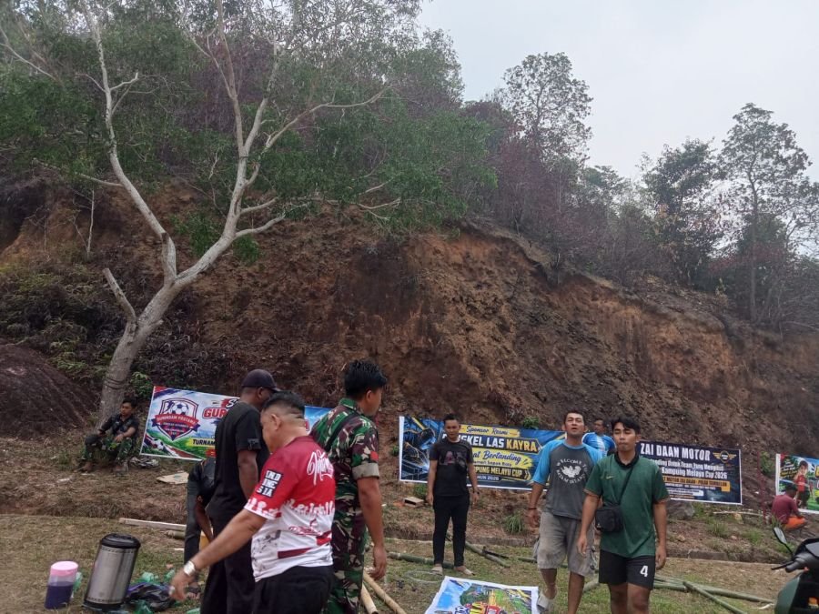 Babinsa Gotong Royong Sambut Turnamen Sepak Bola Tambelan