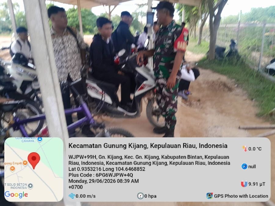 BABINSA GUNUNG KIJANG HIMBAU PEKERJA PT. BAI BERKENDARA AMAN DAN TERTIB.